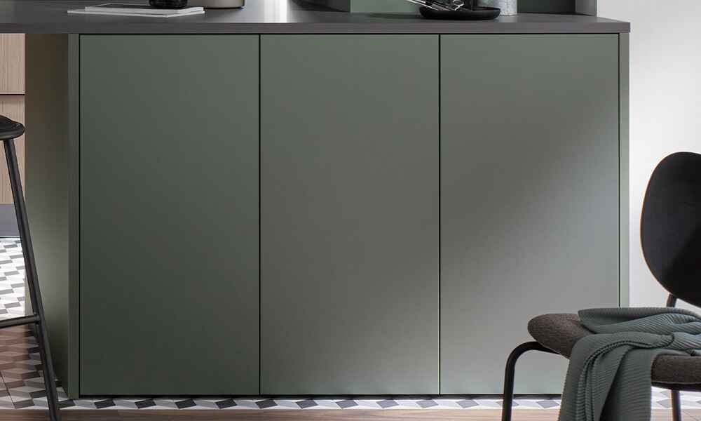 Einstellen der Türscharniere